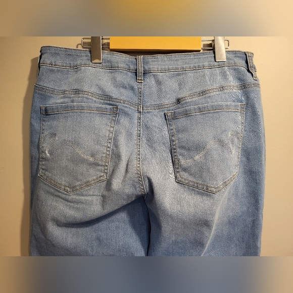 Santana Women's Straight Leg Jeans - Light Blue, Size 14 (34) - Picture 4 of 6